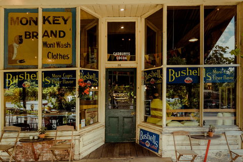 Cliffy's Emporium - Book Restaurant 2