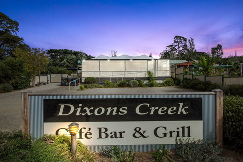 Dixons Creek Cafe Bar And Grill - Book Restaurant 0
