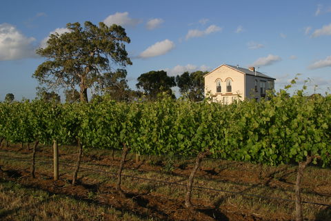 Highbank Vineyards - Book Restaurant 0
