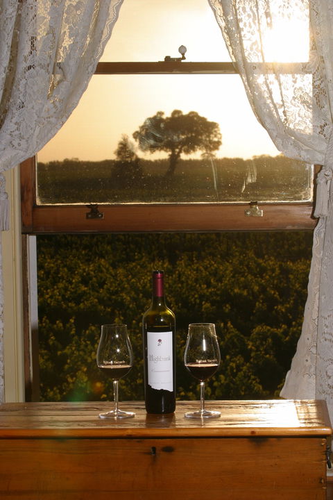 Highbank Vineyards - Book Restaurant 1