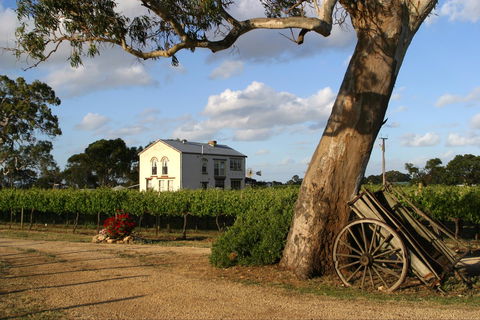 Highbank Vineyards - Book Restaurant 2