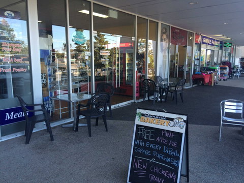 Hudson Corner - Book Restaurant 0