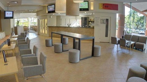 Finz Restaurant And Bar - Book Restaurant 1