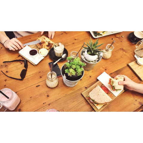The White Owl - Book Restaurant 0