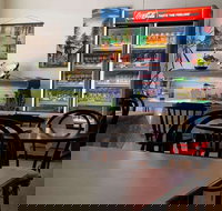 Mama's Place - Book Restaurant