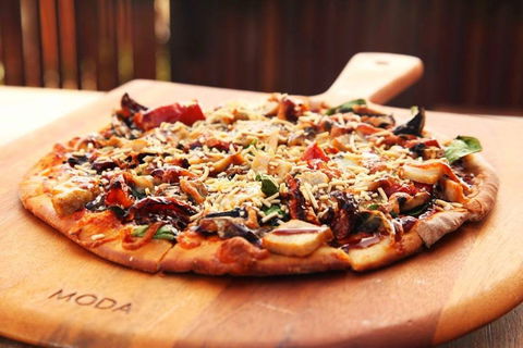 Parkwood International Bar And Bistro - Book Restaurant 0