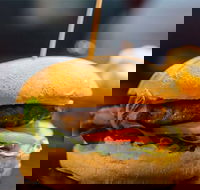 Burger Urge - Banyo - Book Restaurant