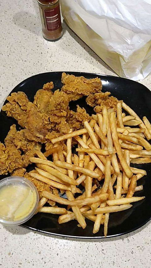 Crispy Cluckers - Newington - Book Restaurant 0