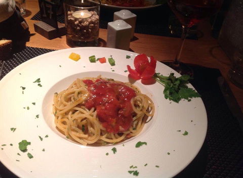 O.MY - Book Restaurant 0