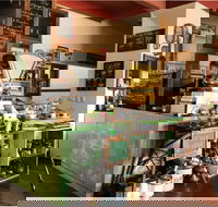 Vintage on Melbourne - Book Restaurant