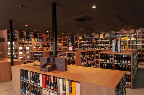 Angas Park Cellars - Book Restaurant 1