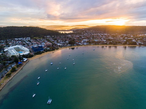 Ettalong Diggers Visitor Information Centre - Book Restaurant 1