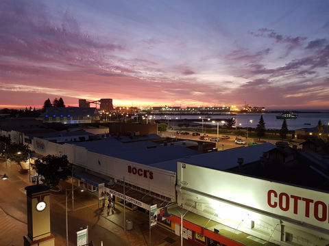 HarbourView Restaurant And Bar - Book Restaurant 1