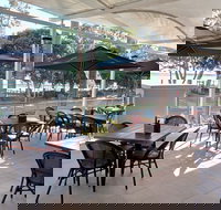 Salt Cafe Urangan - Book Restaurant