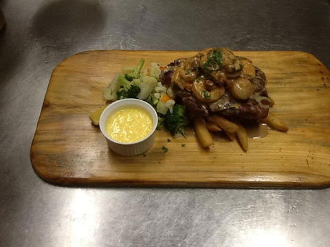 The Blue Parrot Cafe - Book Restaurant 0