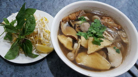World Vegan - Book Restaurant 0