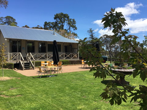 Mortimer's Wines Schoolhouse Cellar Door - Book Restaurant 0