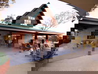 Petersons Wines on Broke Road