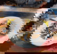 Saltshaker - Book Restaurant