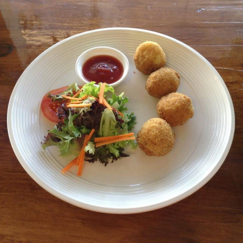 Station 7 - Book Restaurant 0