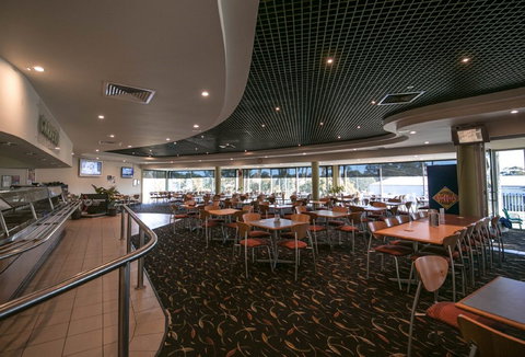Sports Club Bistro - Lismore Workers Sports Club - Book Restaurant 1