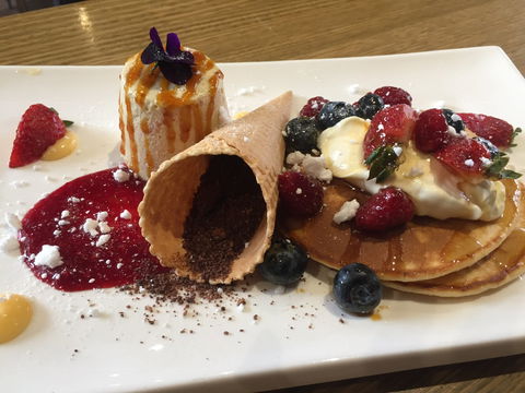 Zouz Cafe - Book Restaurant 0