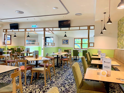 Bay Central Tavern - Book Restaurant 0