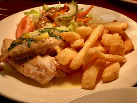 Bay Central Tavern - Book Restaurant 1