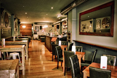 Bottlerocket Bar And Cafe - Book Restaurant 2