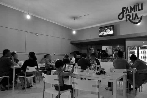 Famili Ria - Book Restaurant 0