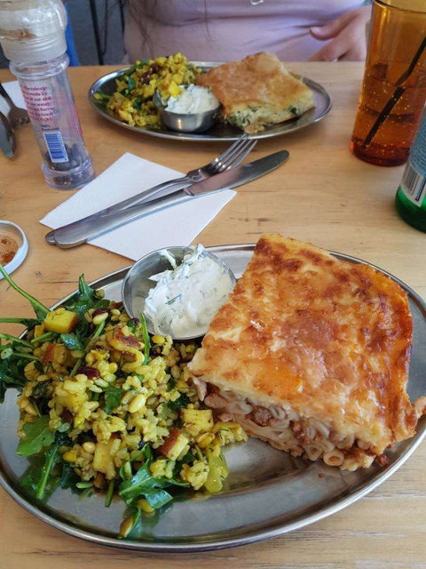 HAM - Harry & Mario - Book Restaurant 0