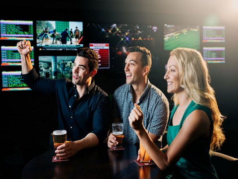 Steelers Leagues Club - Book Restaurant 1