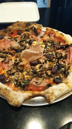 Uno Caffe & Pizzeria - Book Restaurant 0