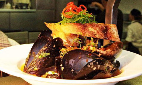 La Piazza - Book Restaurant 38