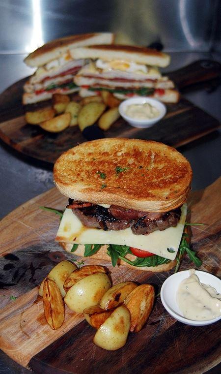 Feel Goodz Gourmet - Book Restaurant 4