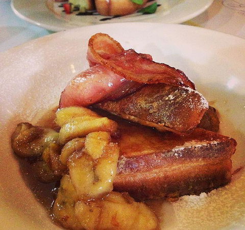 The Killer Tomato Pizzeria - Book Restaurant 17