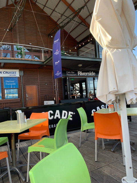 Riverside Cafe - Book Restaurant 7