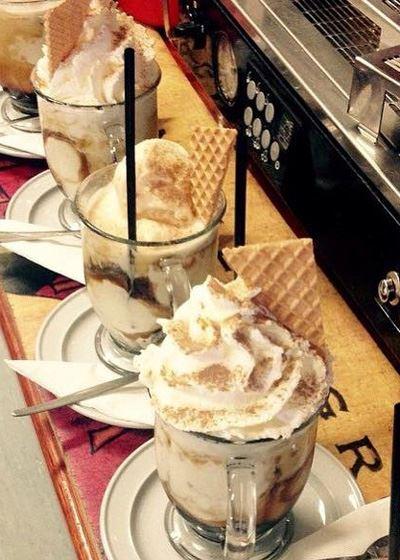 Rollonin Cafe - Book Restaurant 2