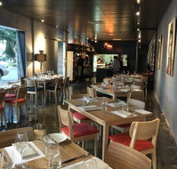 Zev's Bistro - Book Restaurant