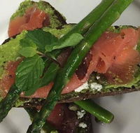 Castaway Cafe - Jacobs Well - Book Restaurant