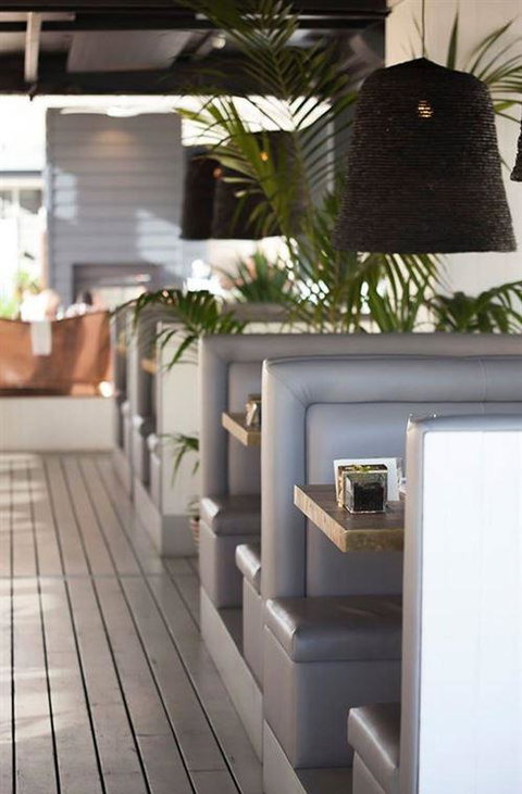 Volume Cafe - Docklands - Book Restaurant 4
