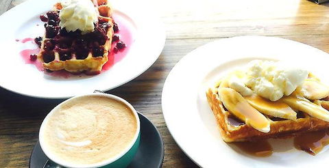 Periwinkles Cafe - Book Restaurant 5