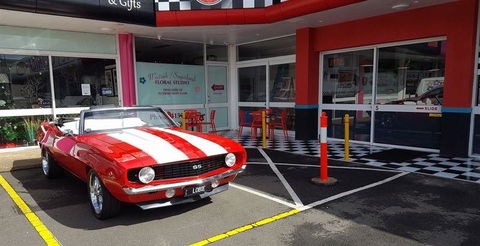 RJ's Rock N Roll Diner - Book Restaurant 9