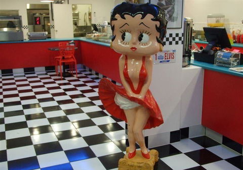 RJ's Rock N Roll Diner - Book Restaurant 10