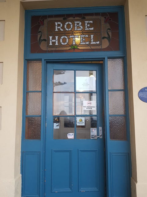 Robe Hotel - Book Restaurant 4