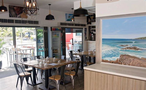 Rockpools Cafe Bar & Function Centre - Book Restaurant 9