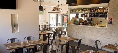 Rockpools Cafe Bar & Function Centre - Book Restaurant 4
