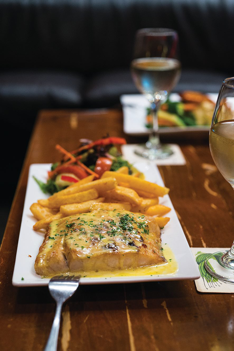 Dolly’s Bar & The Hibiscus Tavern - Book Restaurant 0