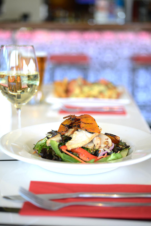 Dolly’s Bar & The Hibiscus Tavern - Book Restaurant 4