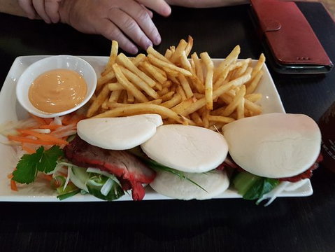 Lazy Susan’s - Book Restaurant 0